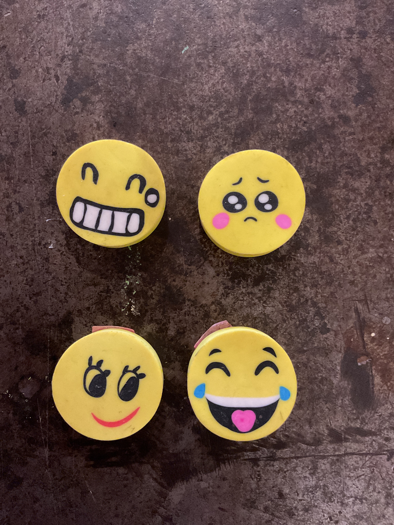 Goma emoji