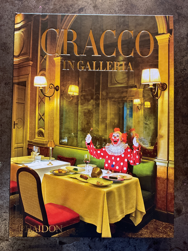 CRACCO IN GALLERIA (ED. INGLES)