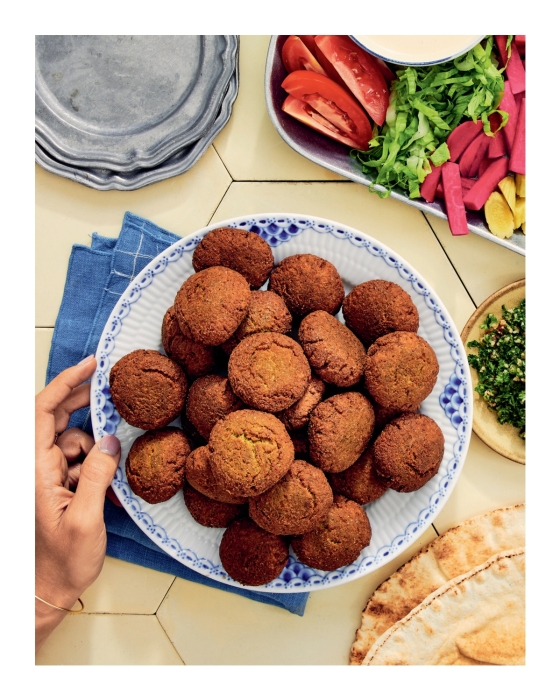 The Feel Good Foodie Cookbook: 125 Recipes Enhanced with Mediterranean Flavors