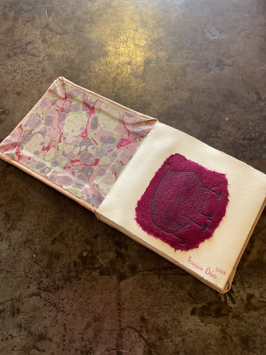 Libro lengua con lengua de porcelana.Yessica Diaz